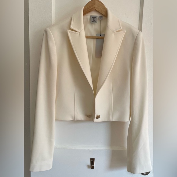 Tristan Cropped Blazer Cream/white NWT - Picture 2 of 3